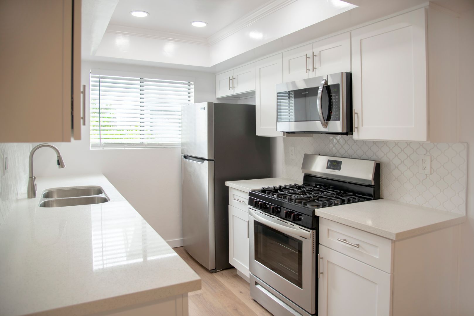 Burbank Apartment: 1815 W Alameda Ave