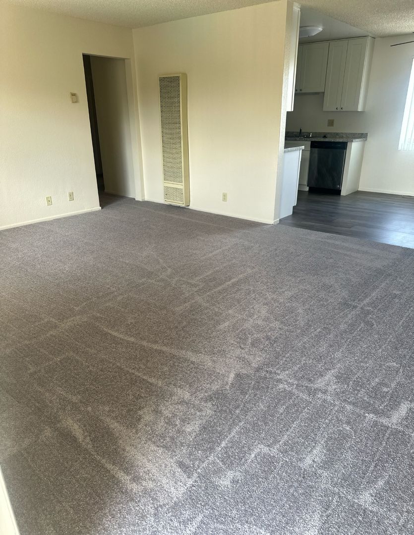 Bellflower Apartment: 9345 Cedar St