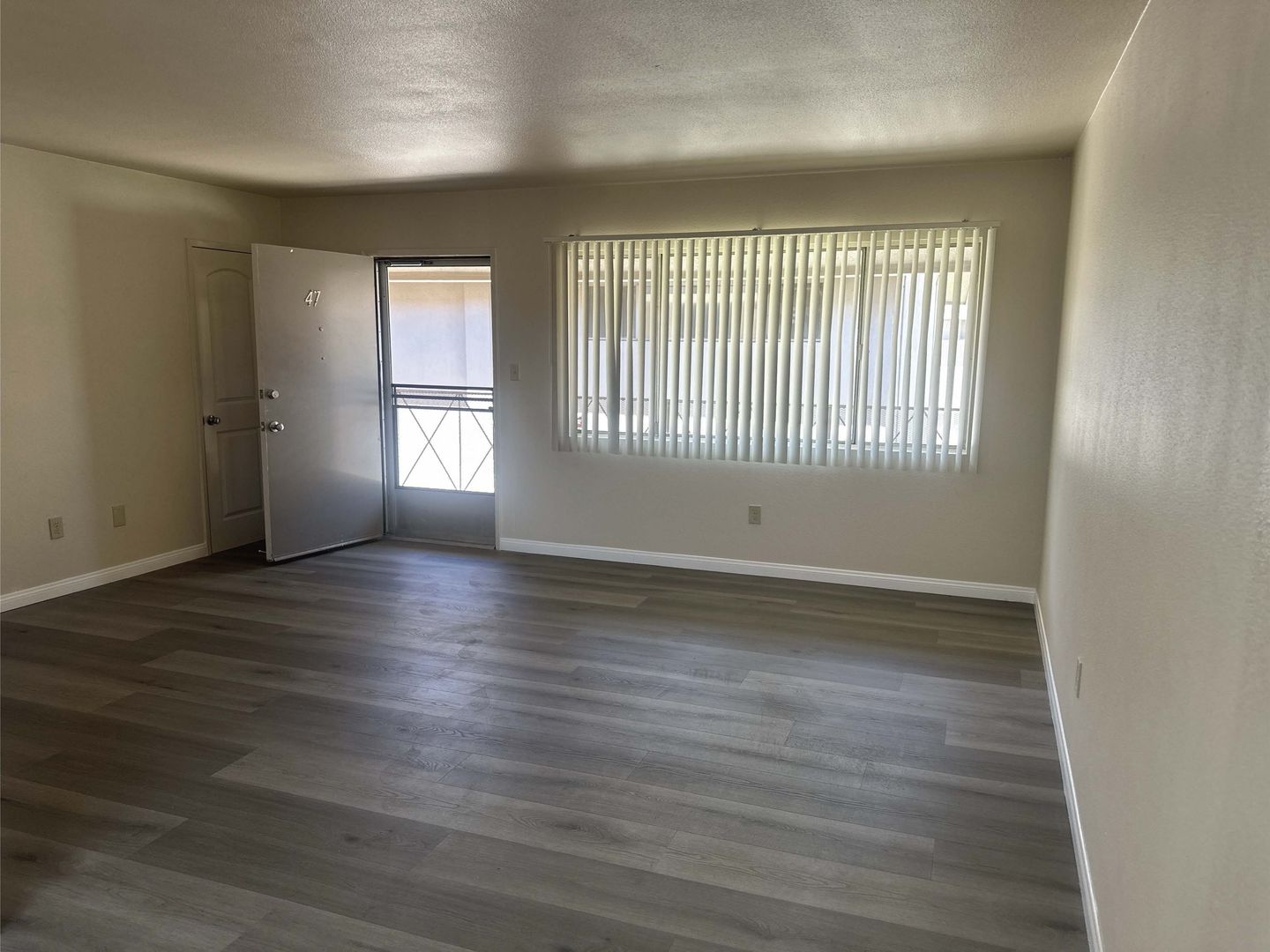 Bellflower Apartment: 10522 Artesia Blvd