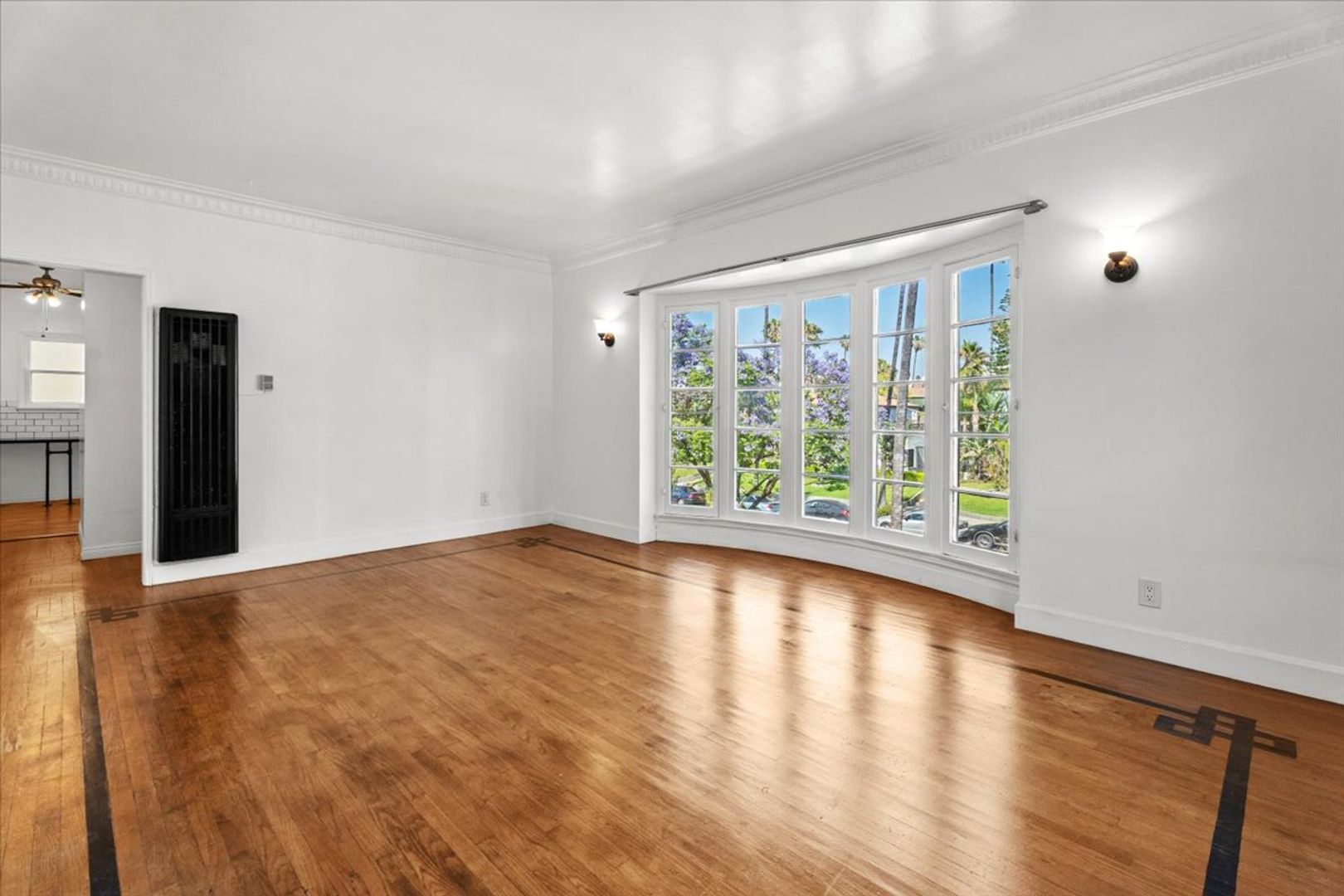 Los Angeles Apartment: 1029 S Westmoreland Ave Apt 201