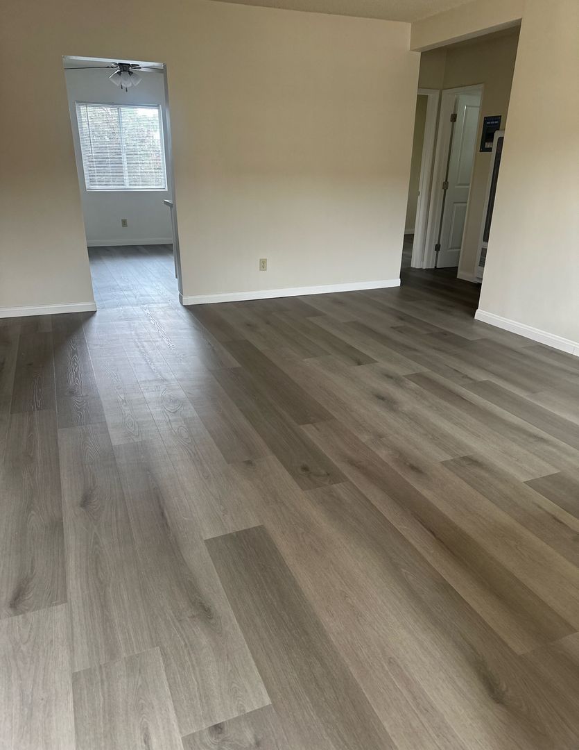 Downey Apartment: 10115 - 10129 Foster Rd