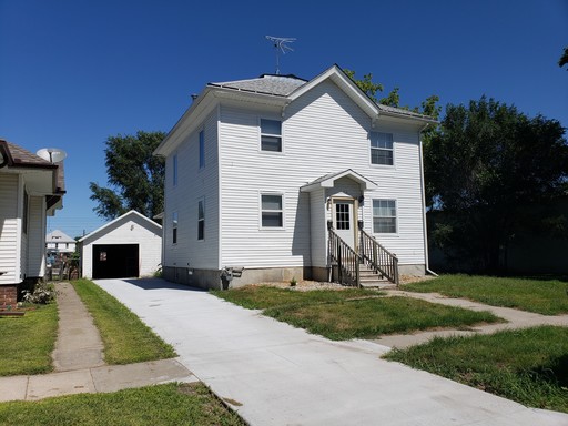 3 Bedroom, 1 Bath Updated Duplex with garage located near downtown Norfolk!
