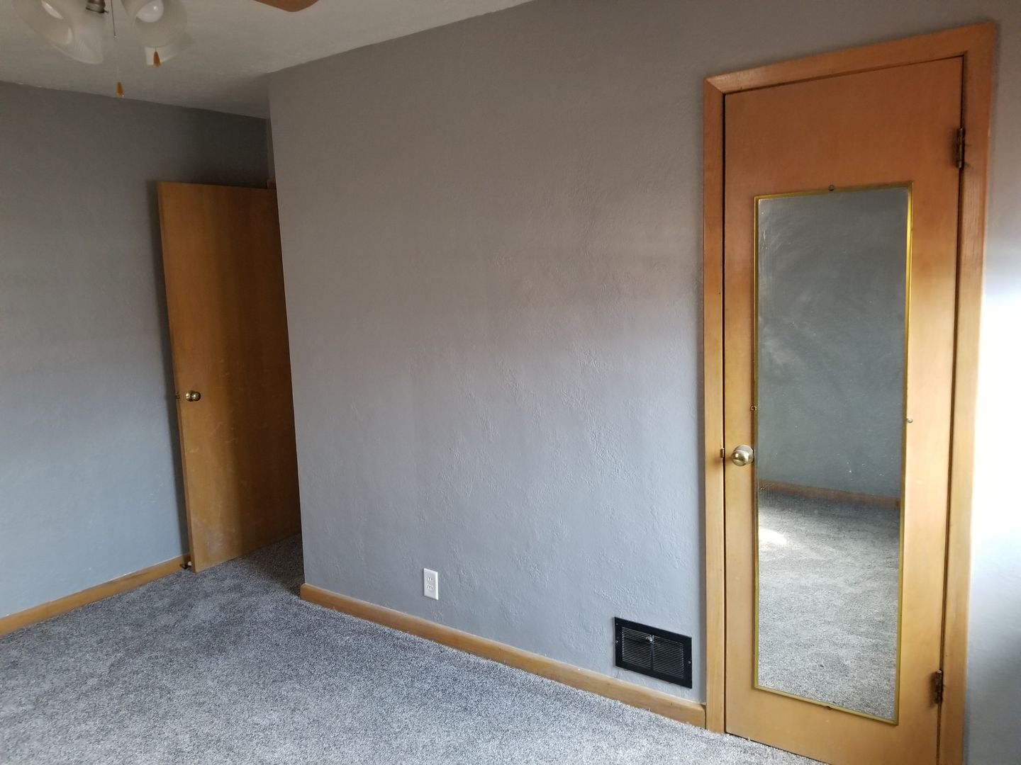 513 W Walnut Ave, Norfolk, NE 68701