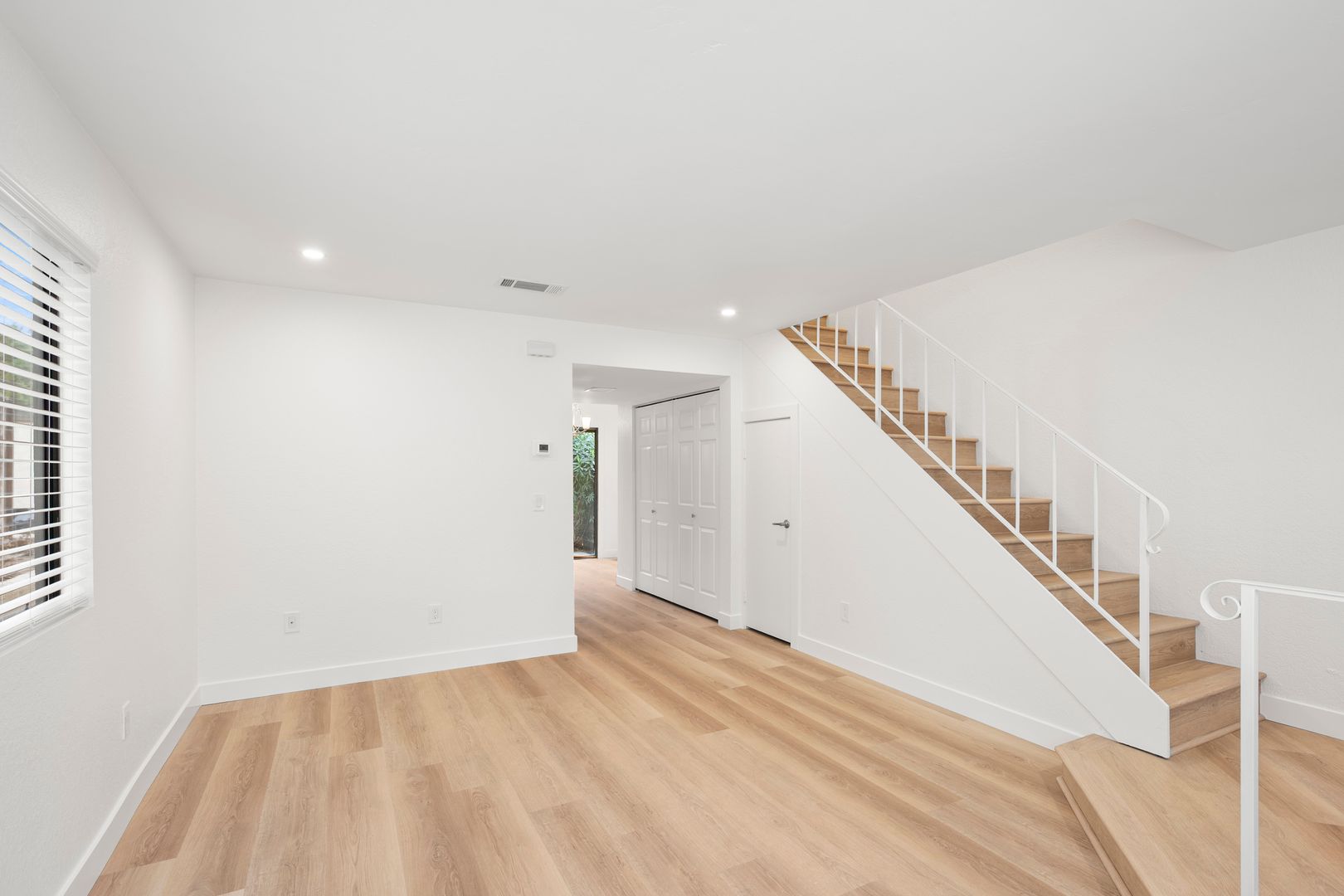 Alpine House: 2646 Alpine Blvd. Unit A