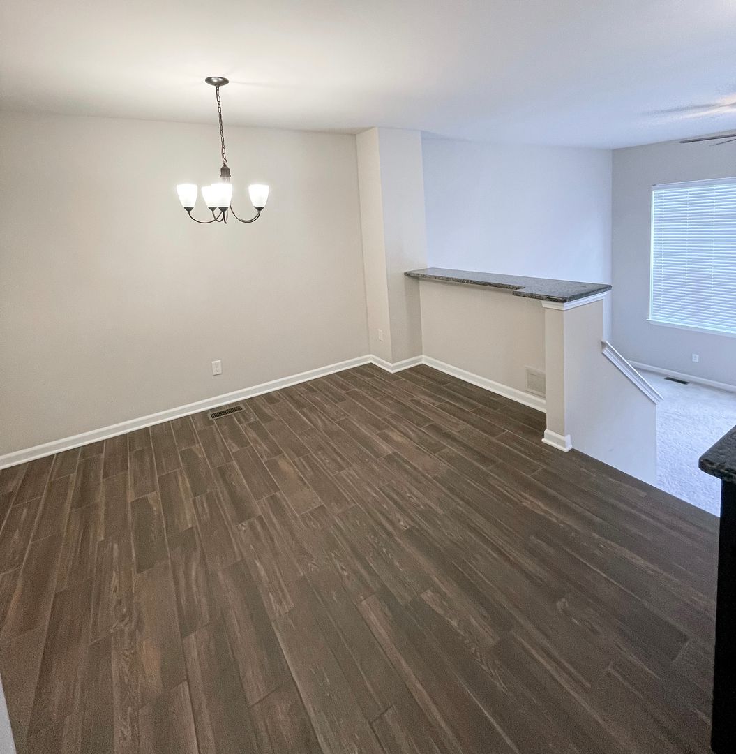 Shelby Twp. Apartment: 8108-8160 Williamstown Drive