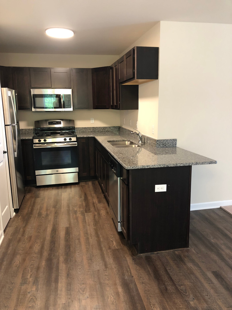 Shelby Twp. Apartment: 8269-8331 Promenade Circle