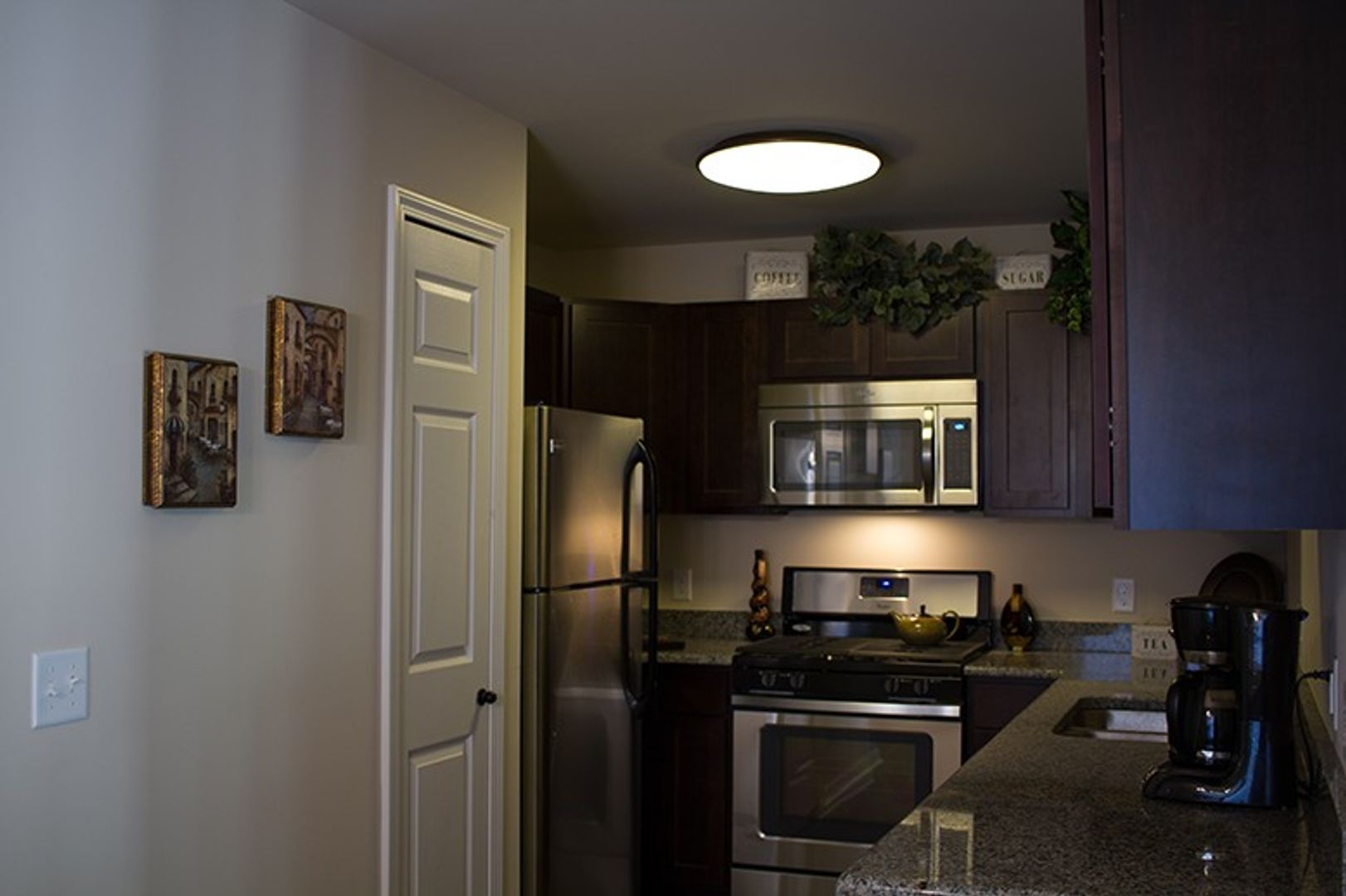 Shelby Twp. Apartment: 8246 Promenade Circle