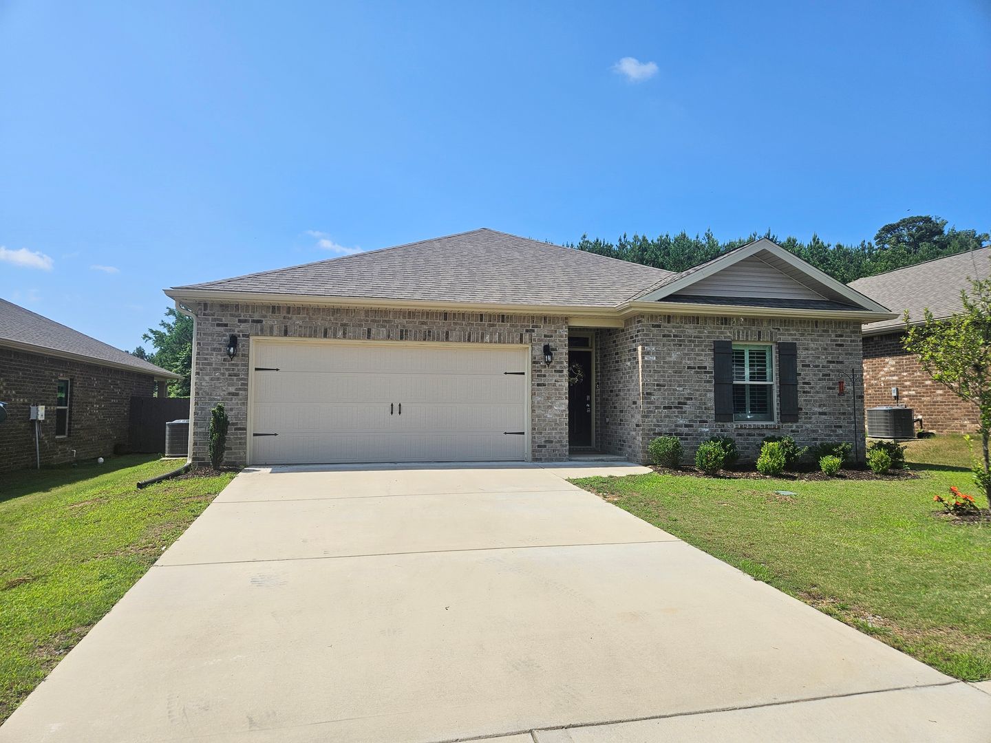 Hanceville House: 230 Ashland Dr S.W.