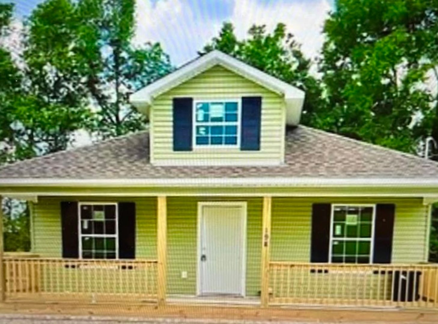 Holly Pond House: 198 Pond View Rd