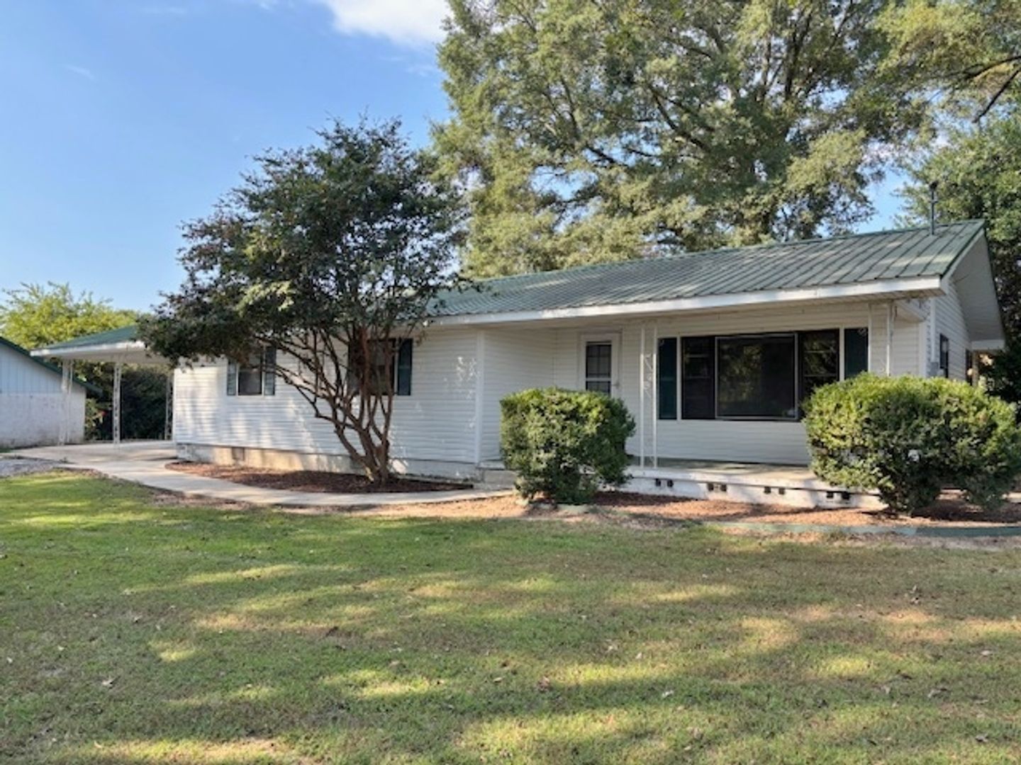 Holly Pond House: 1365 Co Rd 1669