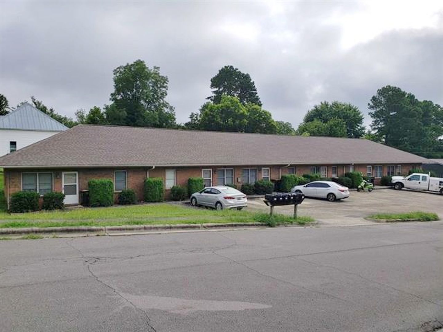 Cullman Apartment: Fuller St. S.W.