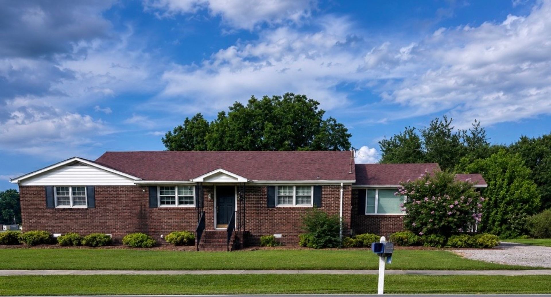 Cullman House: 1062 Wesley Ave N