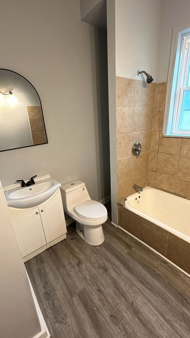 Gary Apartment: 2948 West 11th Avenue