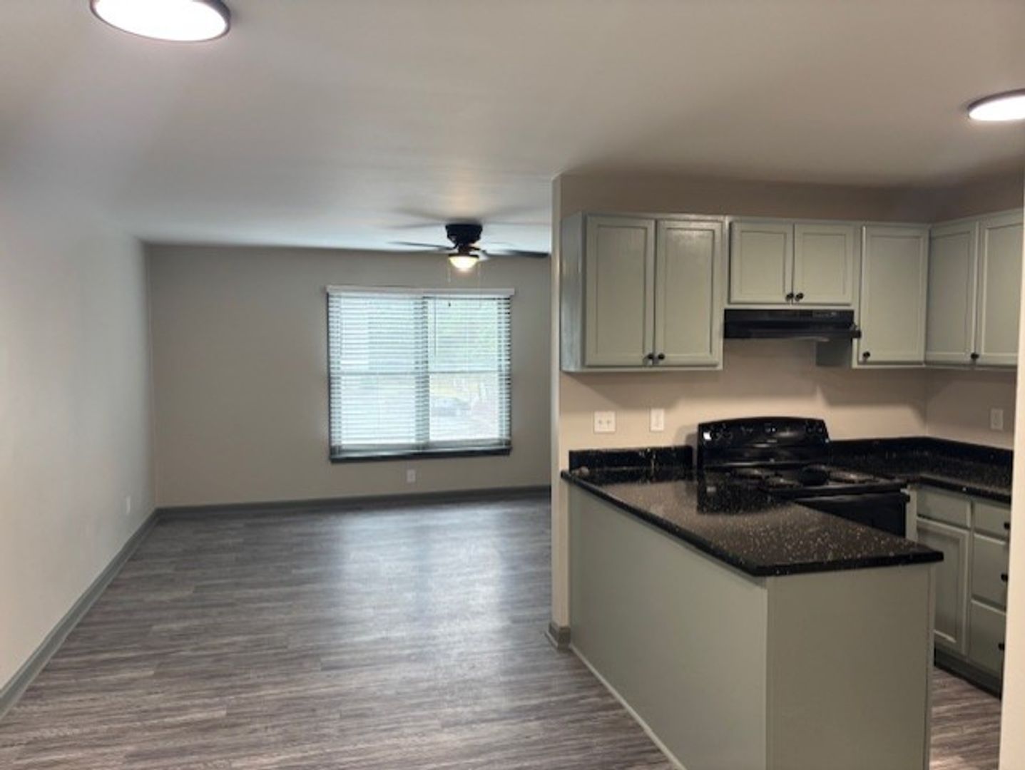Durham Apartment: 600-630 East Knox Street