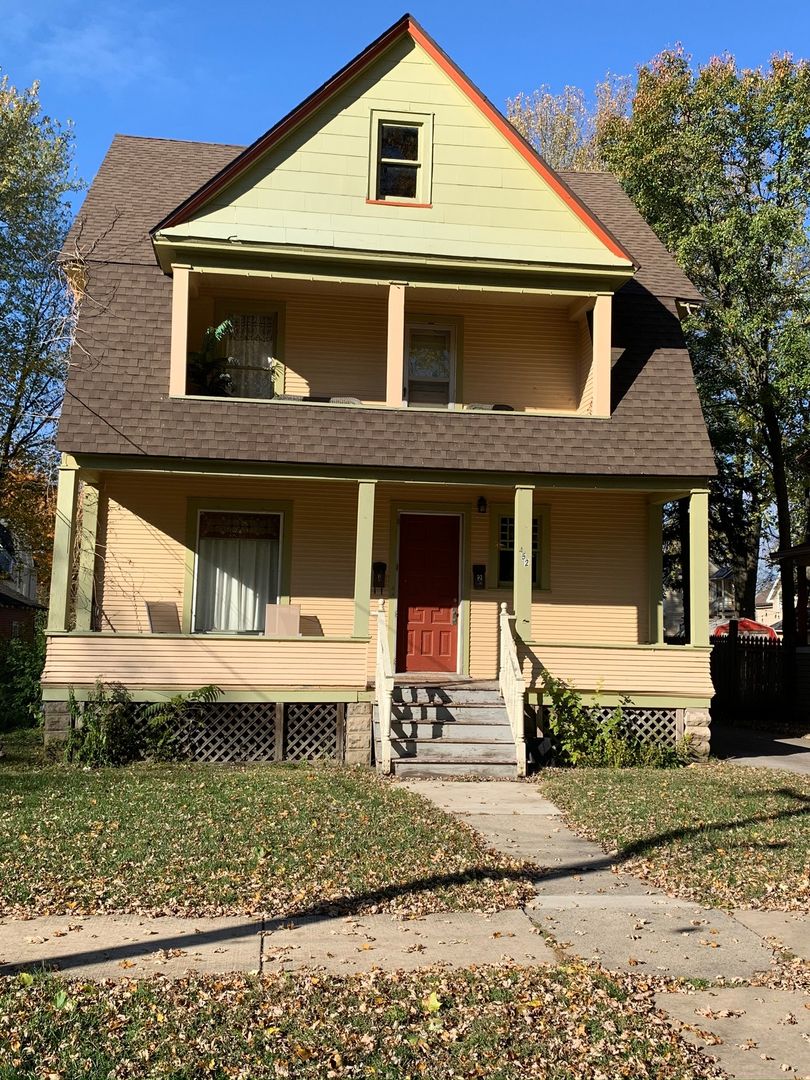 Aurora Apartment: 452 Iowa