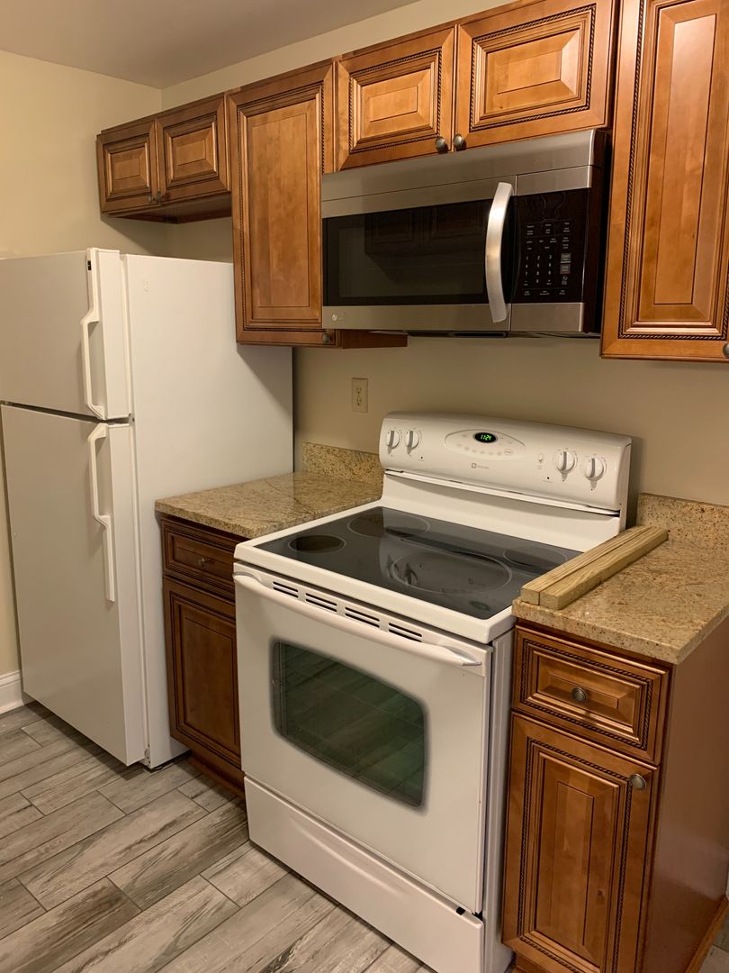 Aurora Apartment: 443-445 Iowa