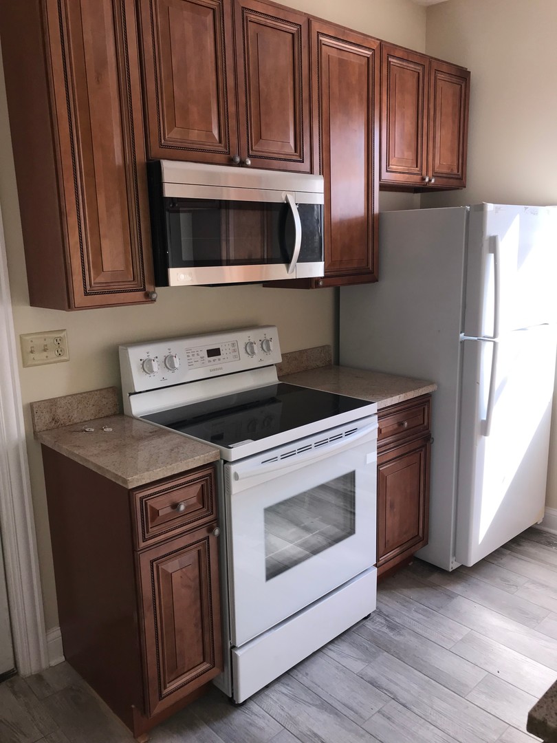 Aurora Apartment: 443-445 Iowa