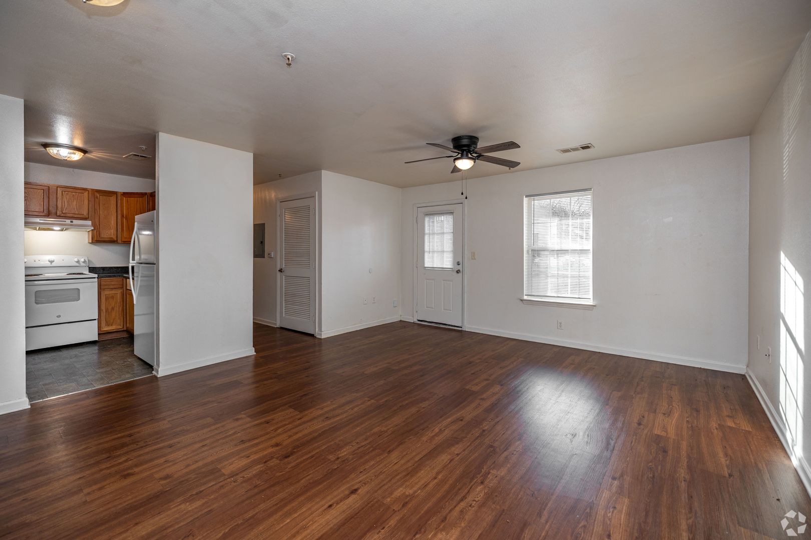 Knoxville Apartment: 904 Knotty Oak Way
