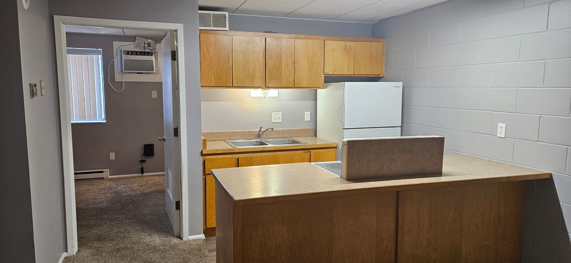 Owatonna Apartment: 422 N Cedar Ave