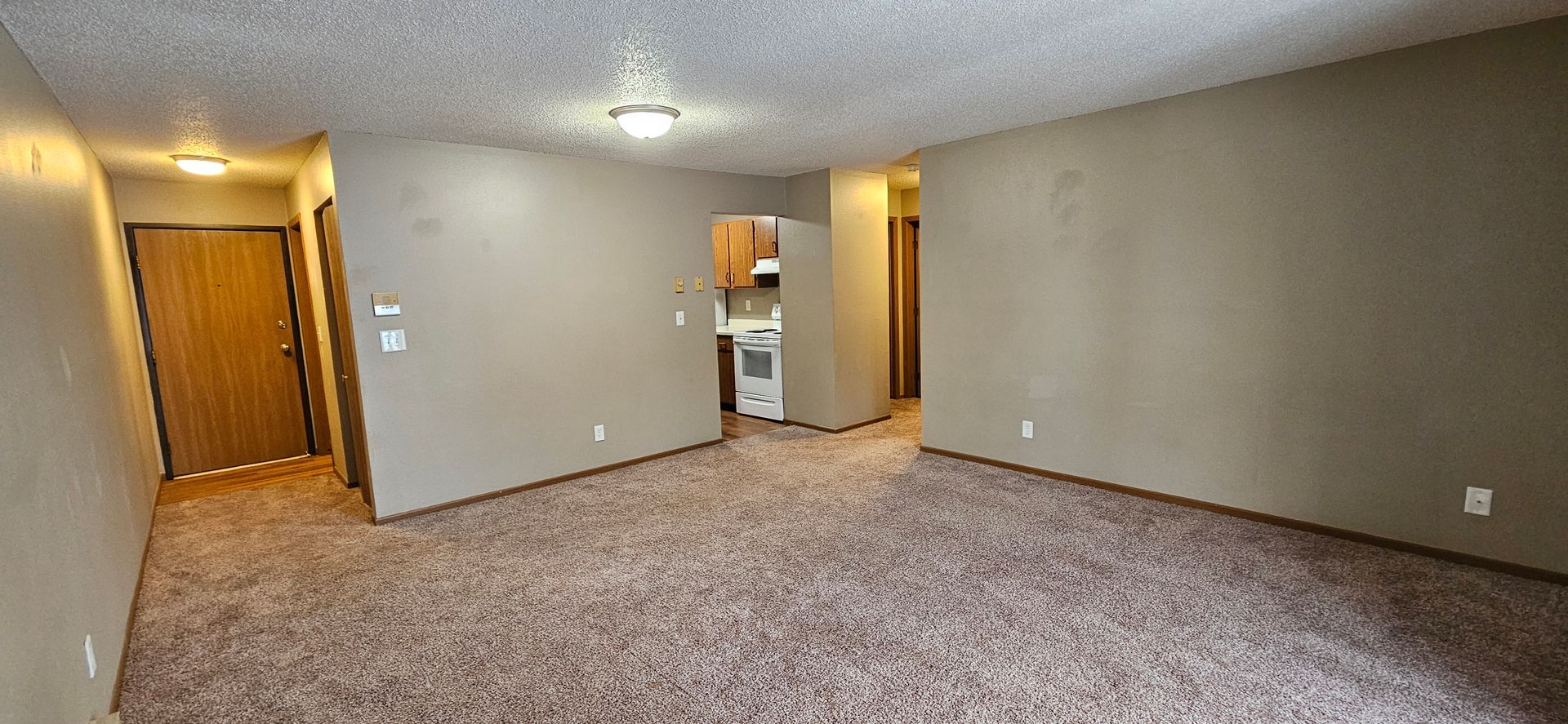 Owatonna Apartment: 2250 N Cedar Ave