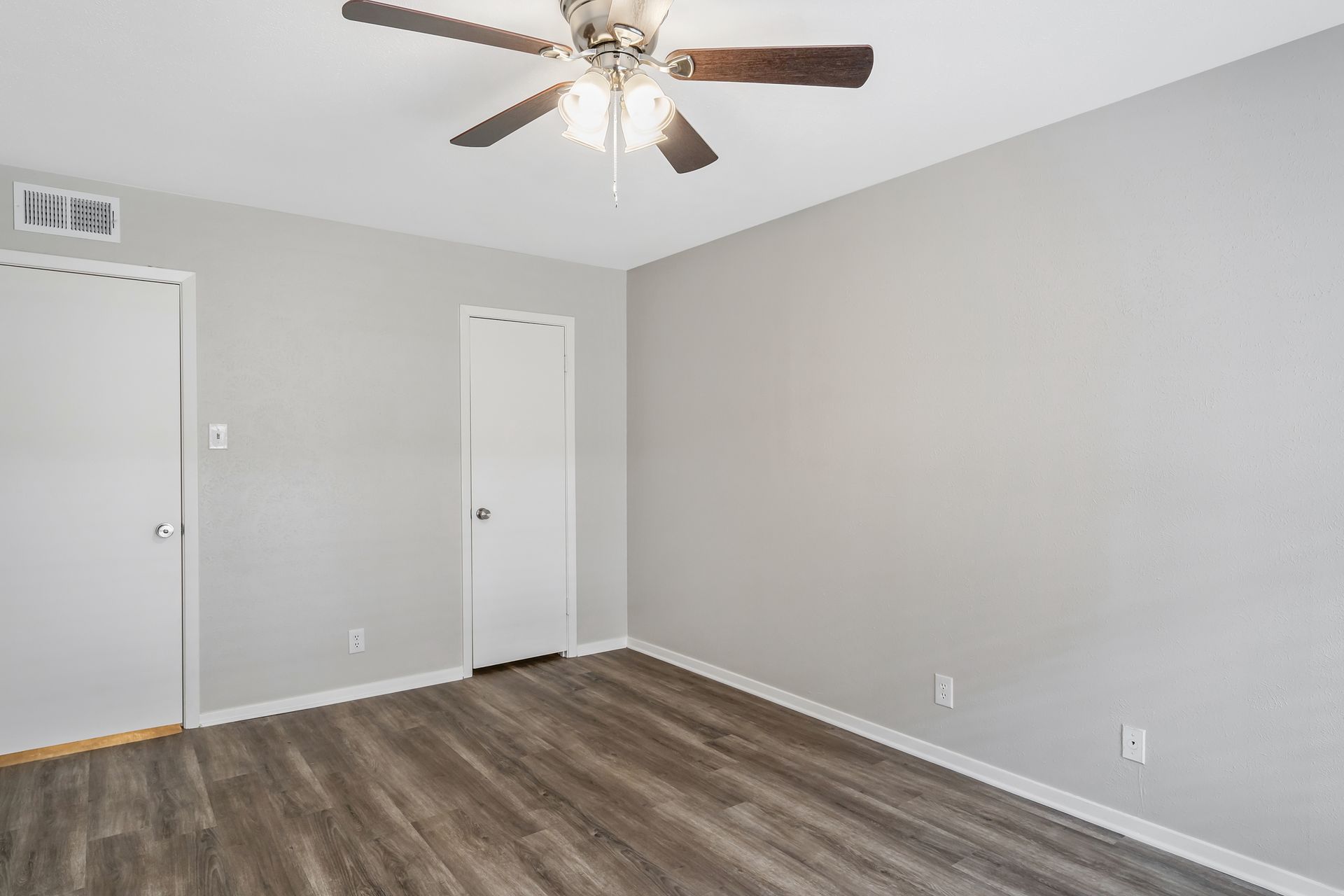 Drake Barclay Apartment 4 of 12