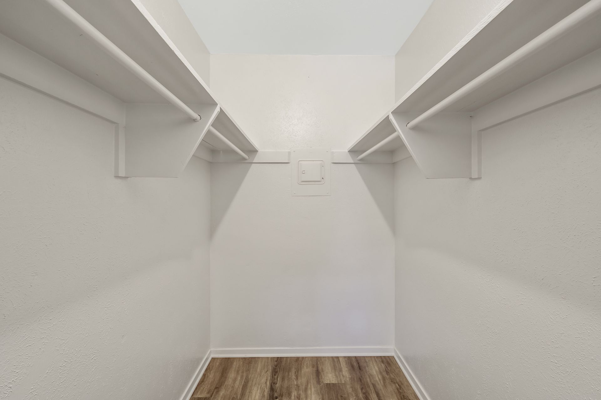 Drake Barclay Apartment 6 of 12