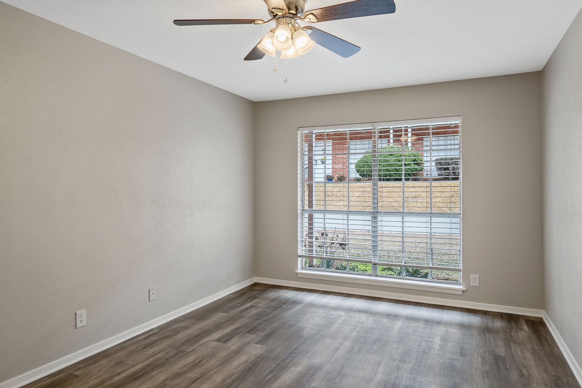 Drake Barclay Apartment 3 of 12