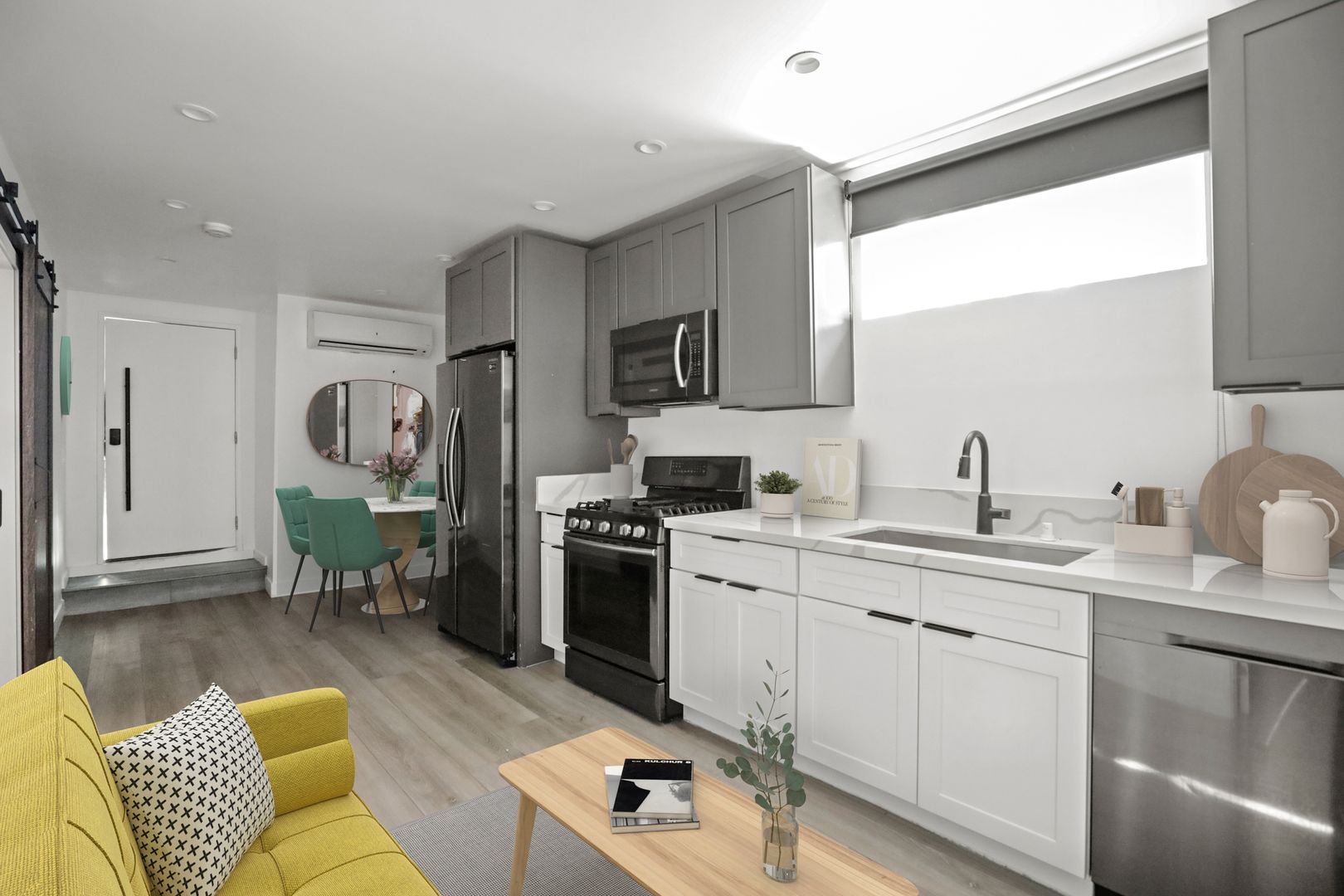 Los Angeles Apartment: 1023 Tremont Street