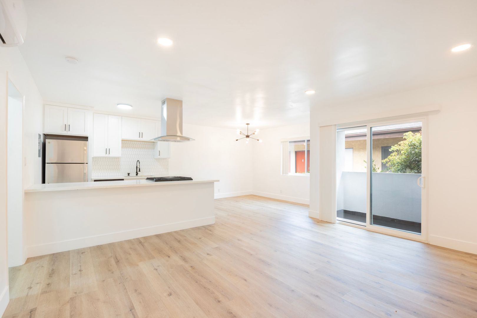 West Hollywood Apartment: 1235 N Ogden Dr - 5