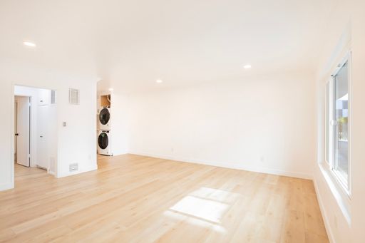 Newly Remodeled 1 Bed / 1 Bath Apartment in Quiet Pocket Of Hollywood – photo 1