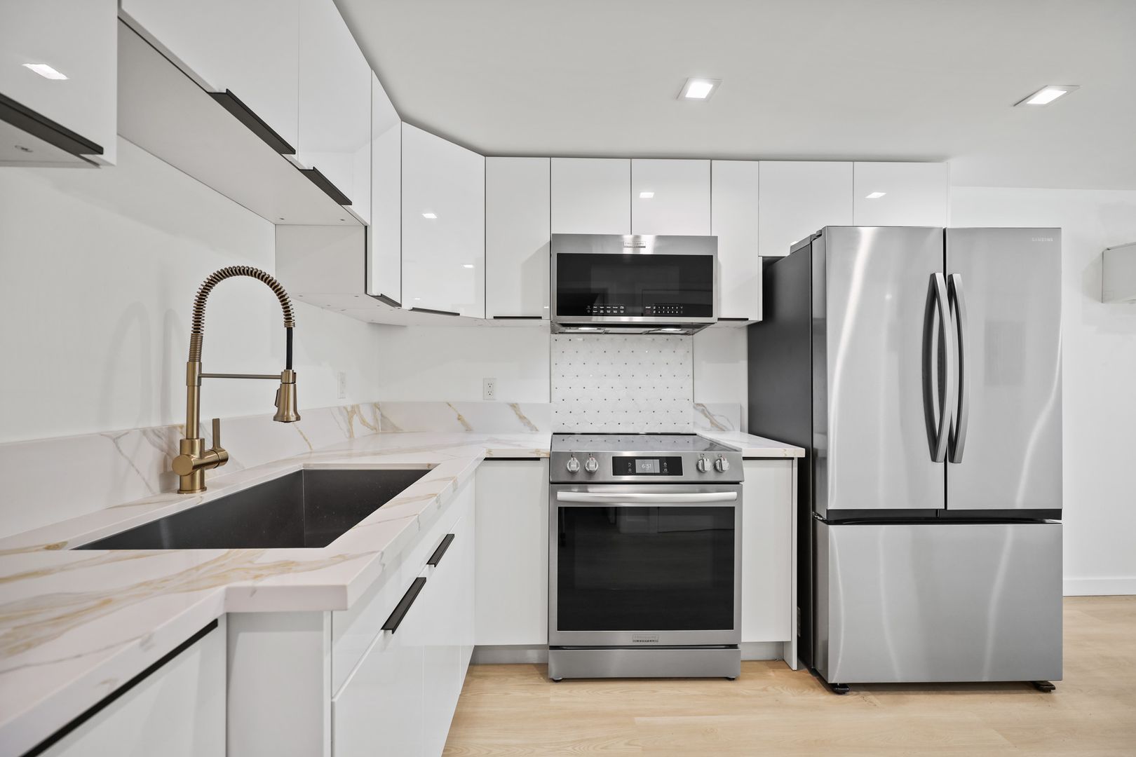 Los Angeles Apartment: 3535 Ellsworth Street