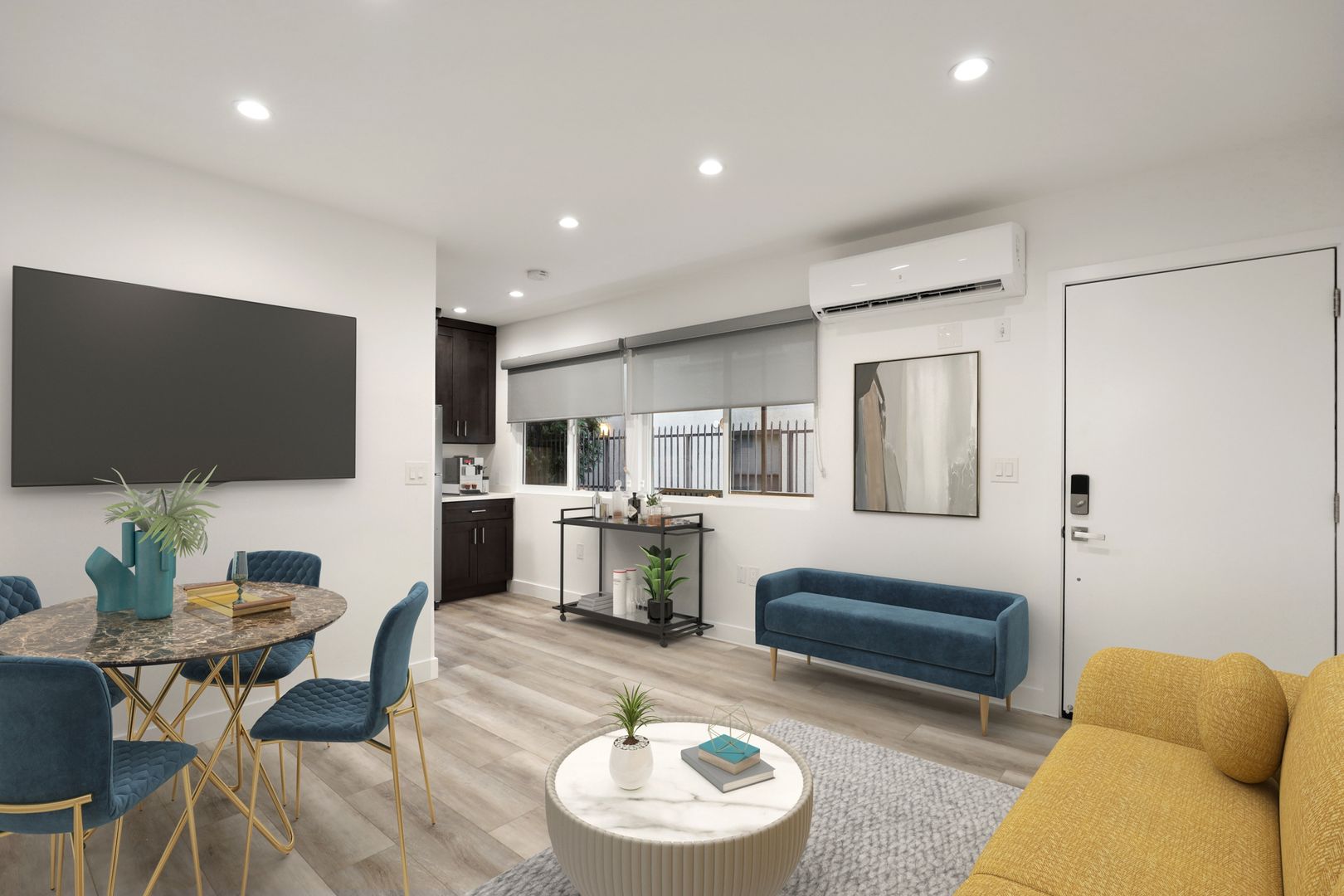 Los Angeles Apartment: 410 Lucas Avenue