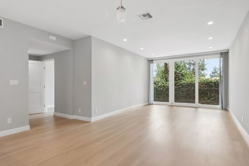 116 N. Wetherly Drive, 105 – photo 1