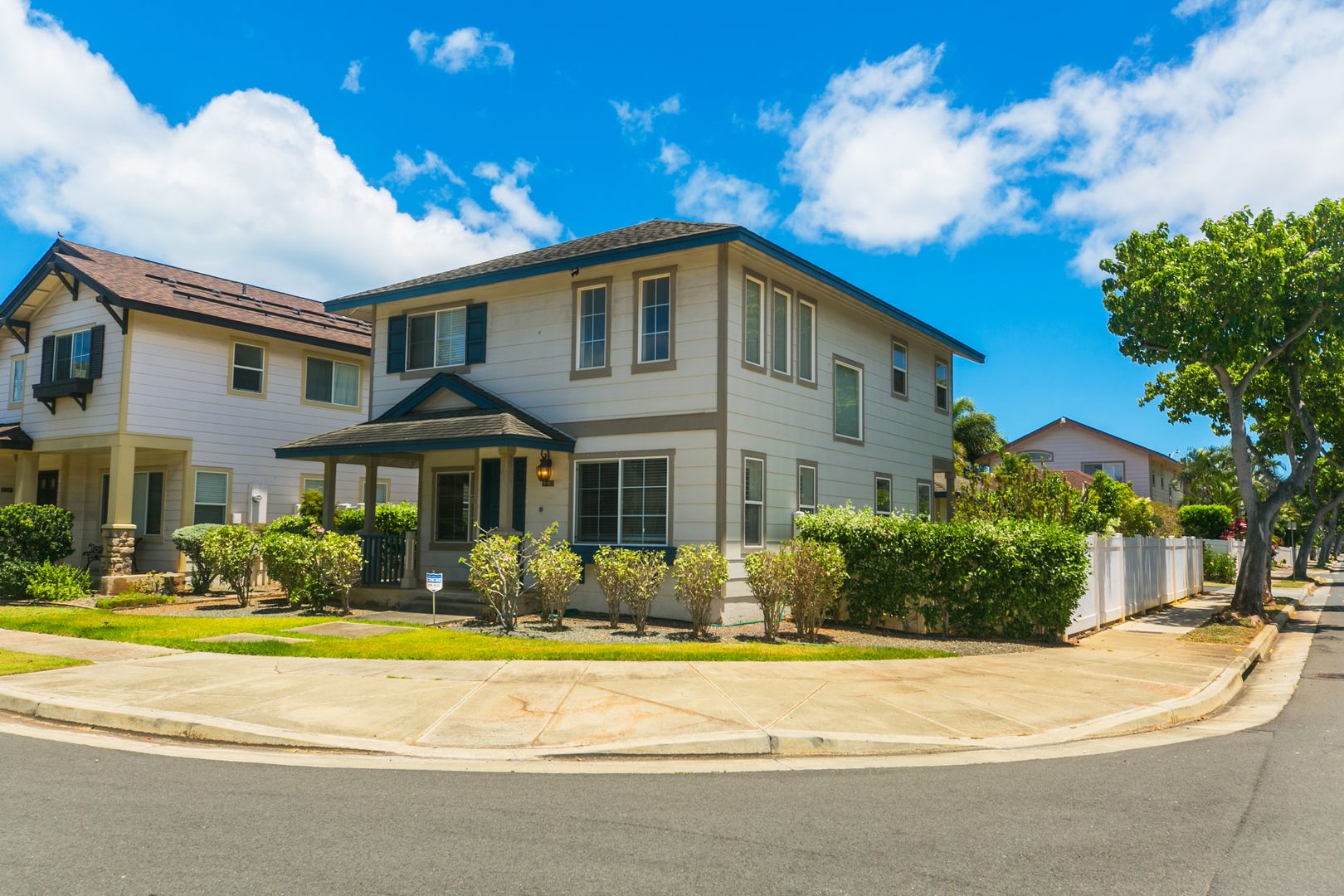 Ewa Beach House: 91-1053 Kaikauhaa St.