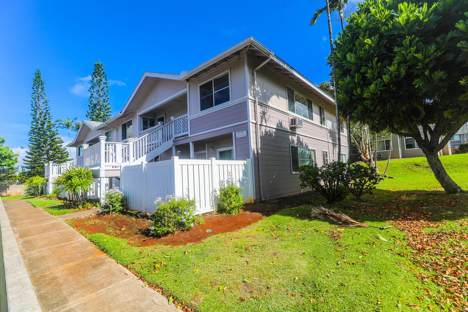 Mililani Apartment: 95-1071 Kaapeha St. #98