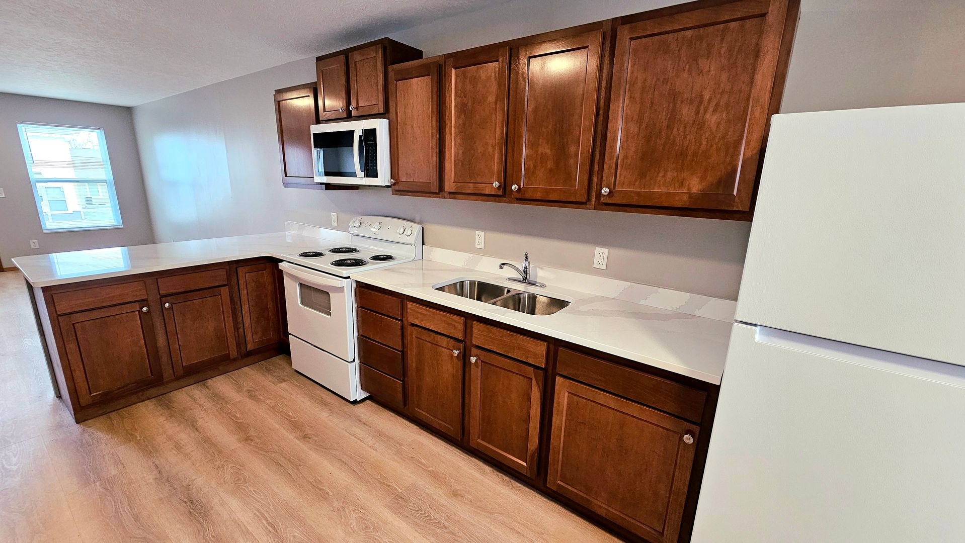 Mansfield Apartment: 102 N Benton St