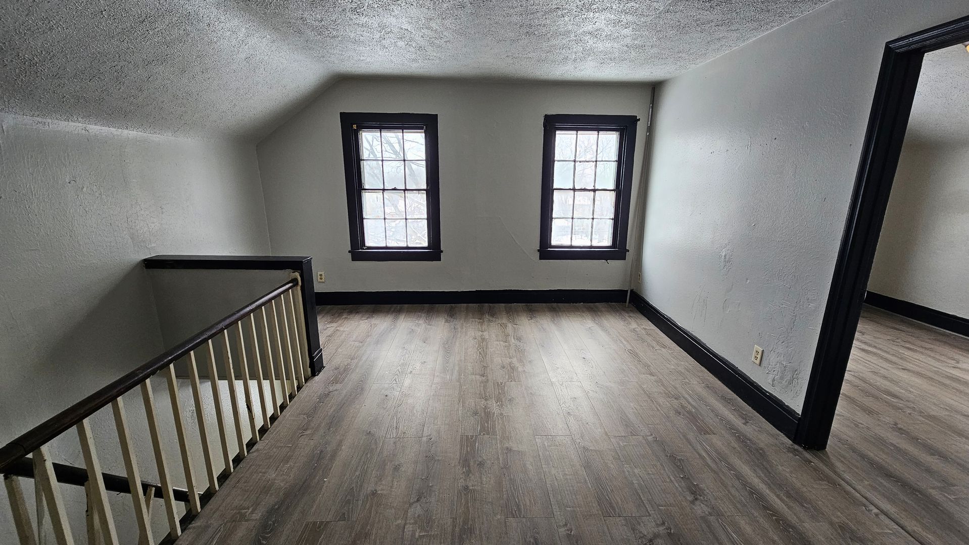 Mansfield Apartment: 118-118.5 Wood St