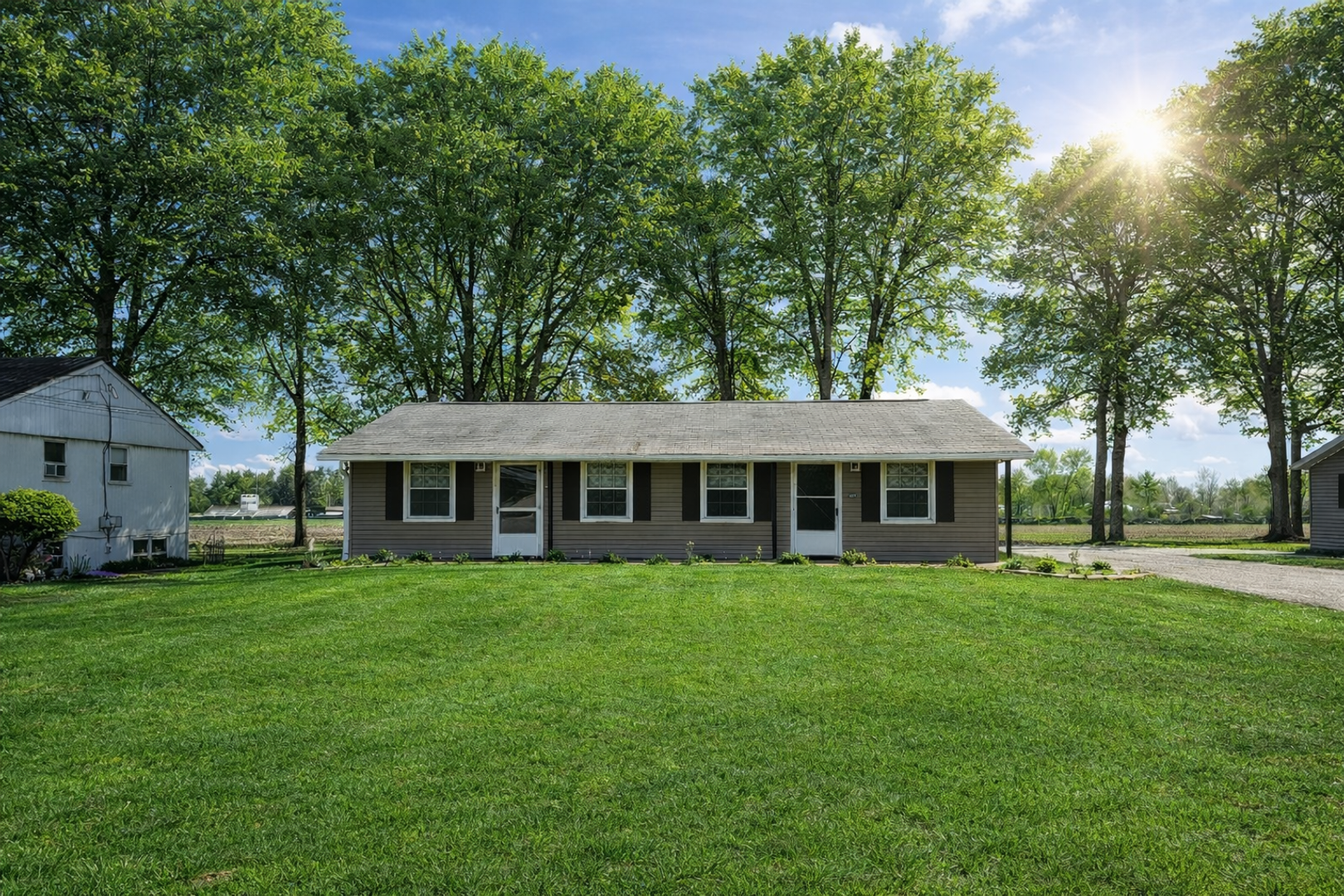 Crestline Apartment: 619-621 Cloverdale Ave