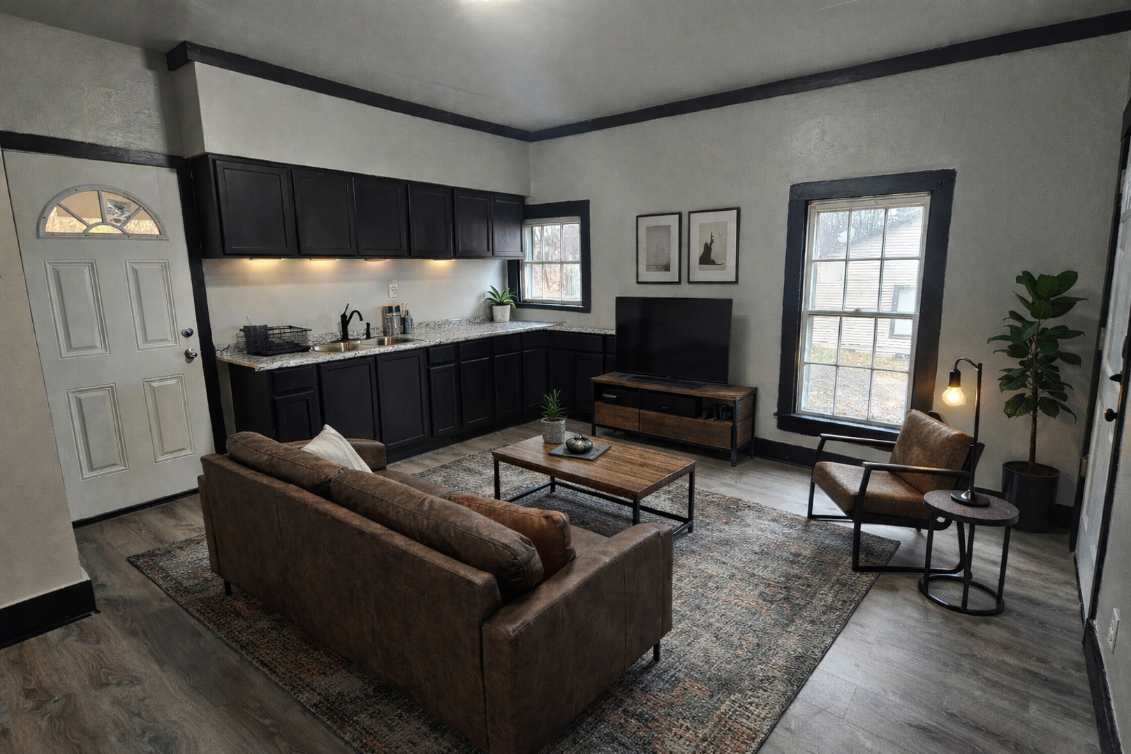 Mansfield Apartment: 118-118.5 Wood St