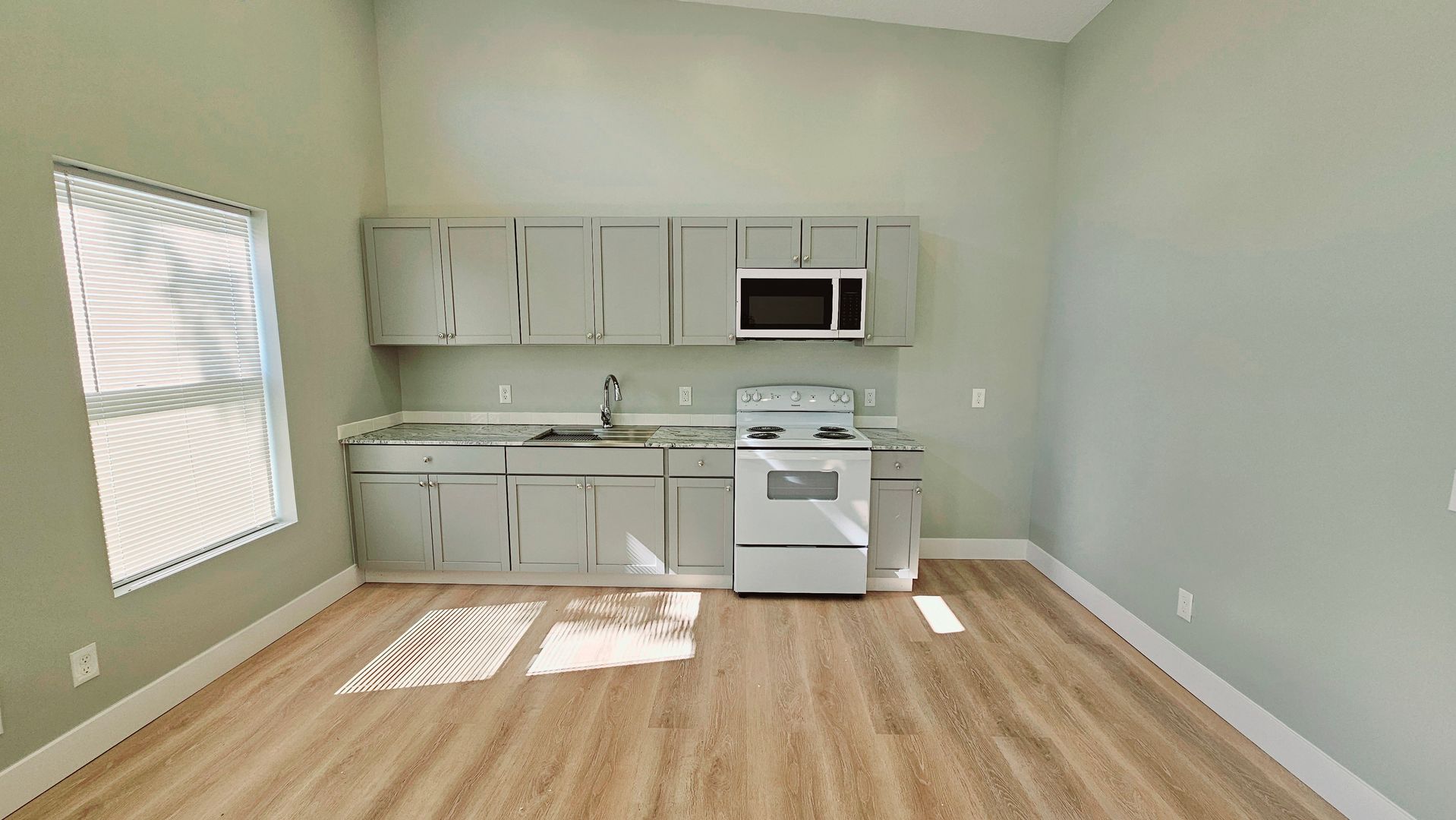 Mansfield Apartment: 301-309 W 4th St