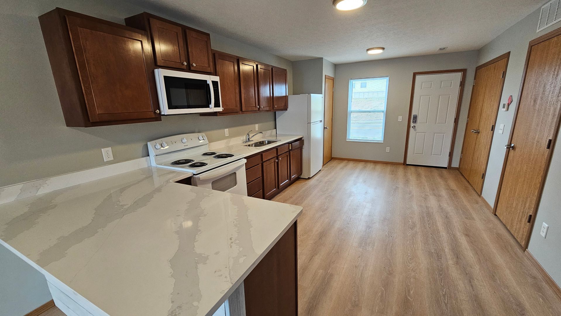 Mansfield Apartment: 102 N Benton St