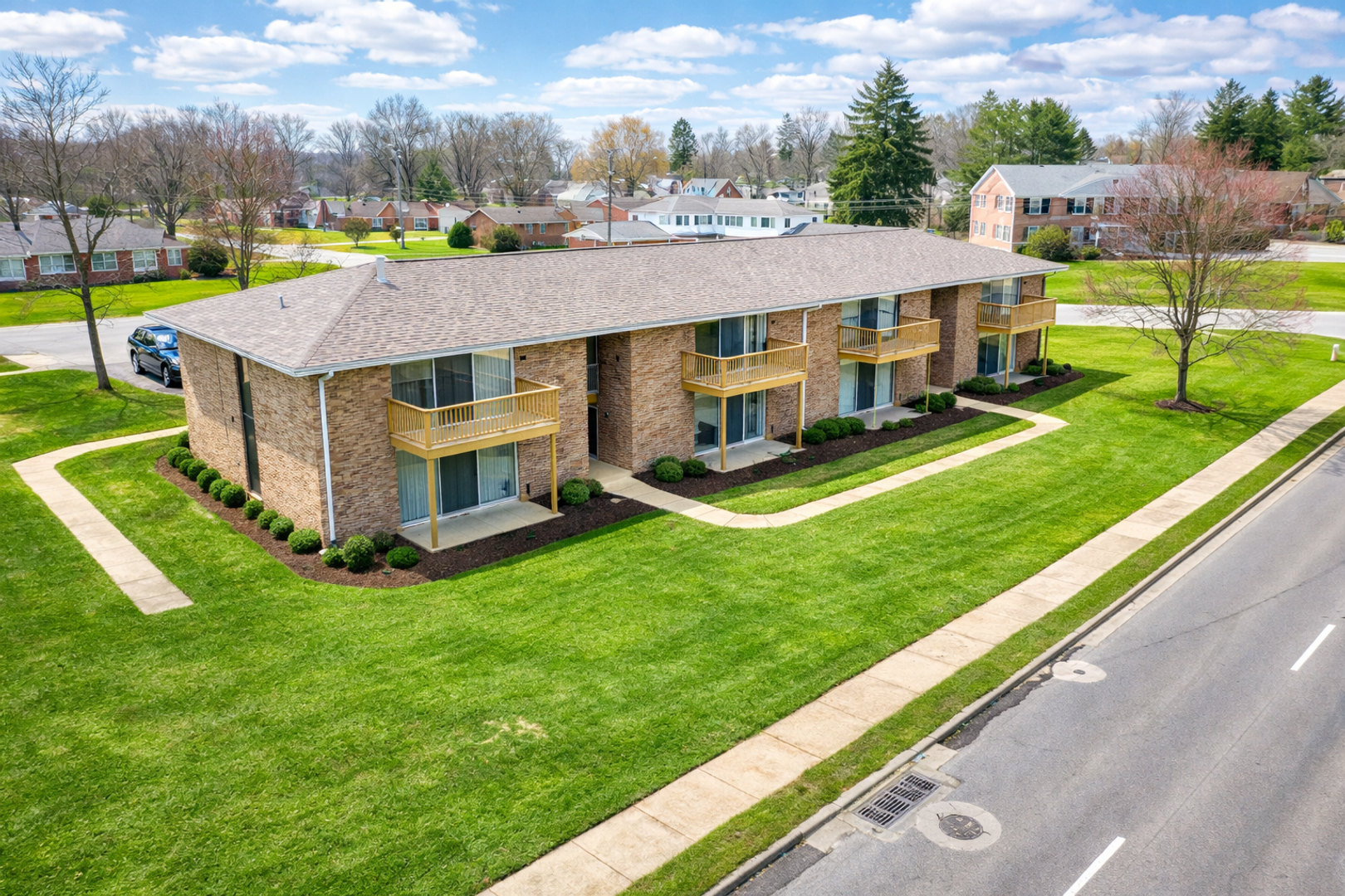 Mansfield Apartment: 389 W Cook Rd