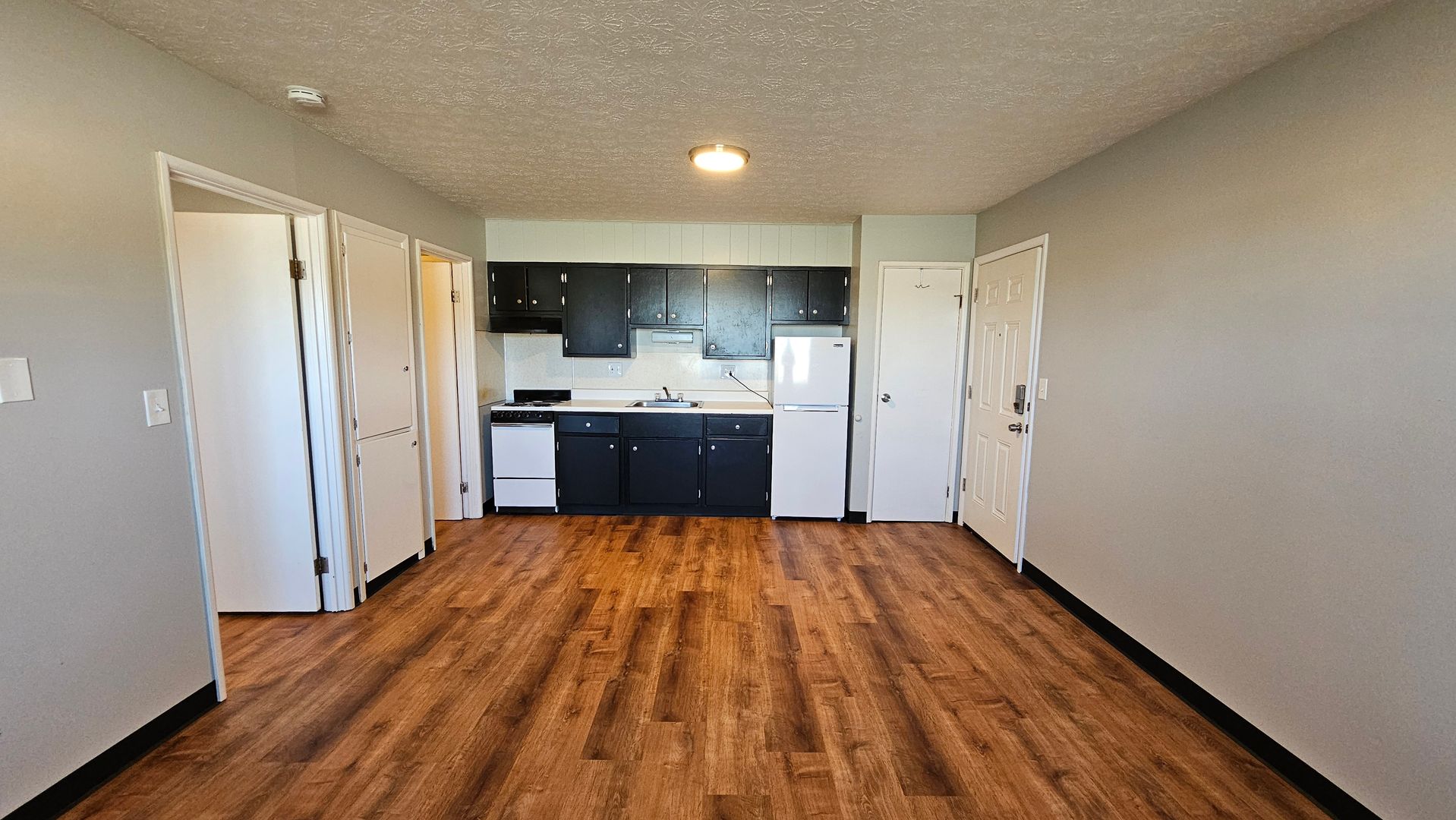 Mansfield Apartment: 1568 Lexington Ave