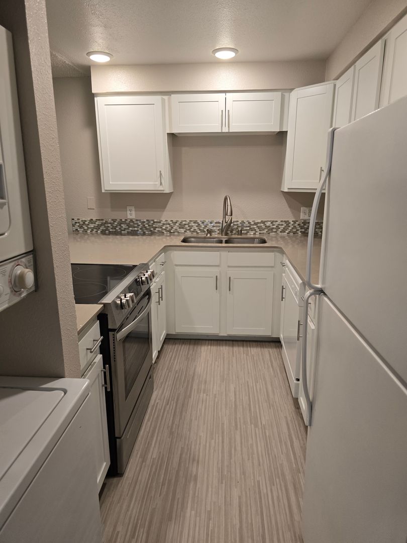 Bellingham Apartment: 1505 Moore Street