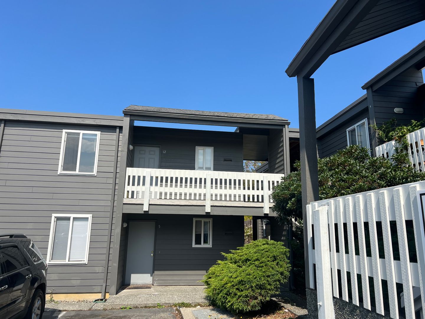 Bellingham Apartment: 1021 24th Street