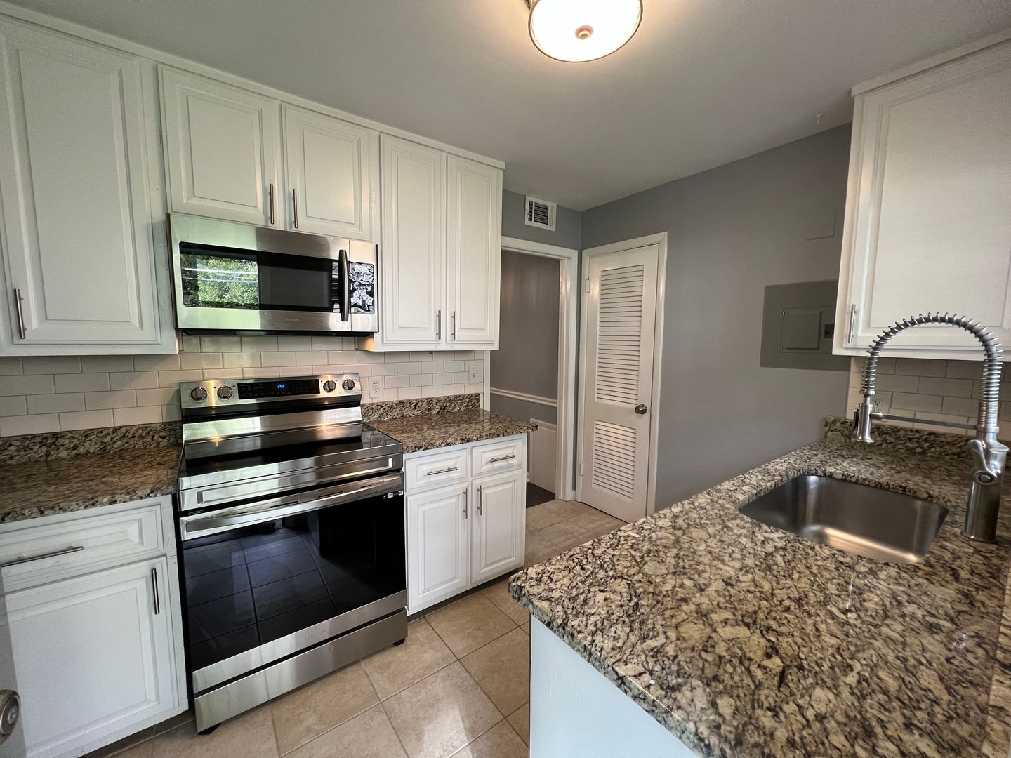 Atlanta Apartment: 3057 Pharr Court N NW.