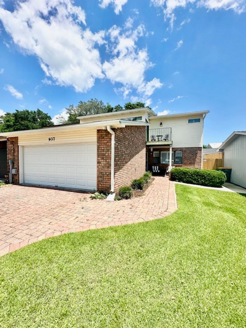 Fort Walton Beach Townhome: 937 Holbrook Circle