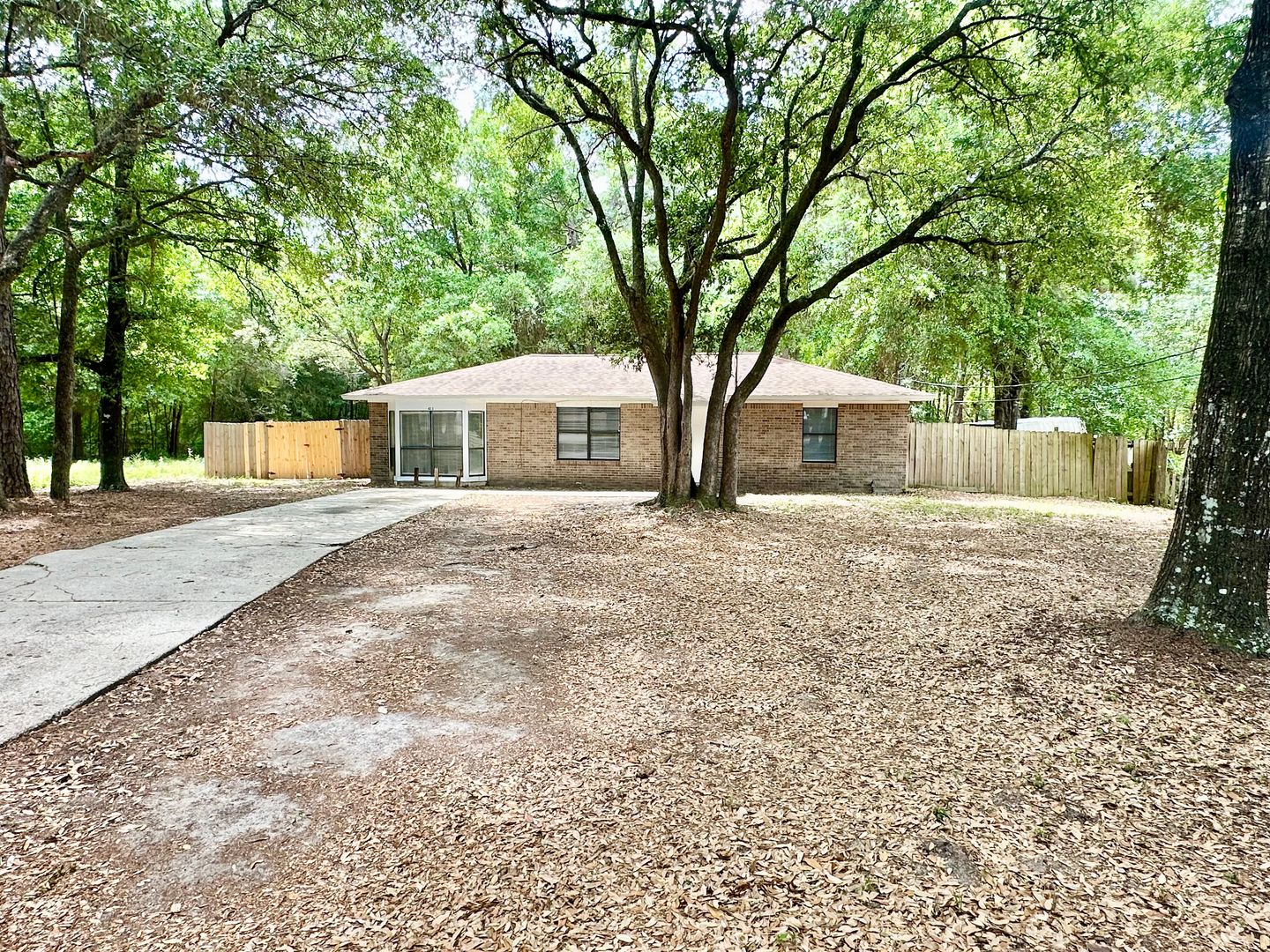 Crestview House: 423 John King Road