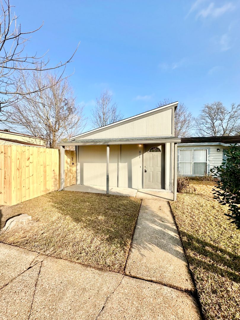 Fort Walton Beach Townhome: 611 Carnathan Court