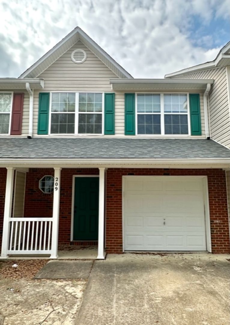 Crestview Townhome: 209 Swaying Pine Court